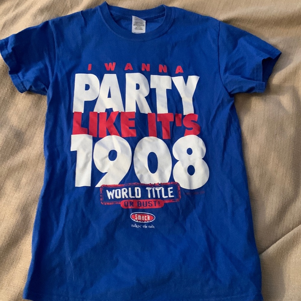 Cubs World Series T-Shirt - Small - Gently used only worn a few times